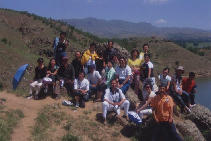 26、2005年公司員工去武川縣黑大門旅游.jpg