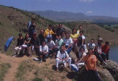 2005年公司員工去武川縣黑大門旅游